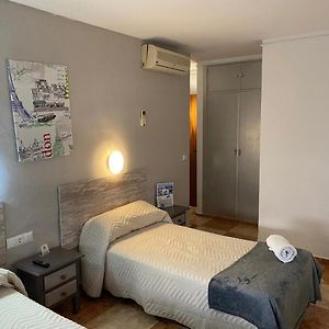 Habitación con 2 Camas Individuales